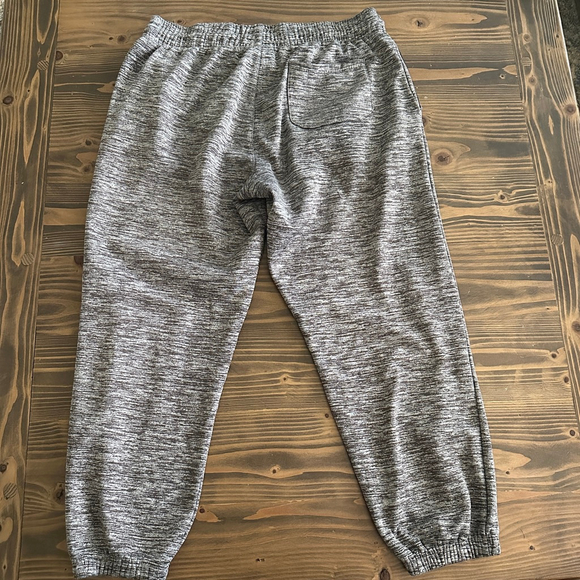 Boys’ NBA Gray & Black Heathered Jogger Pants Size L Basketball Sweatpants - Picture 6 of 9